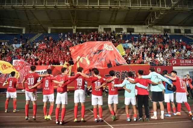 2025南宁马拉松 开场舞太燃了！