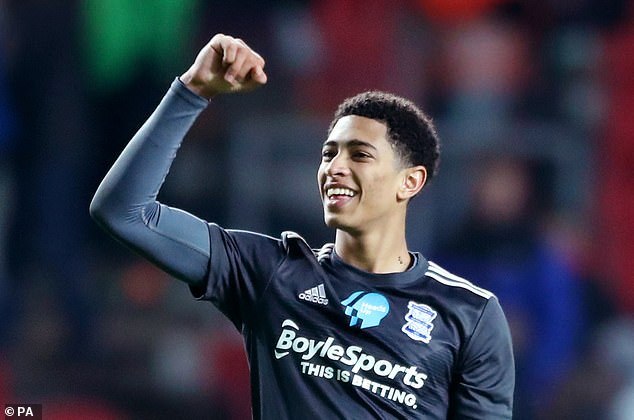 国安主场绝平恒大精彩对决