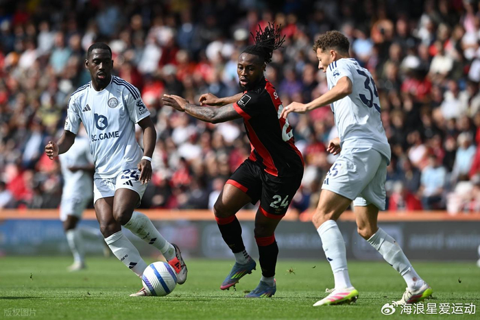 阮奇龙庆祝冲超：美好的一个赛季，一起期待2026新的挑战（阮奇龙喜迎冲超：致敬这个美好赛季，2026再迎新挑战）