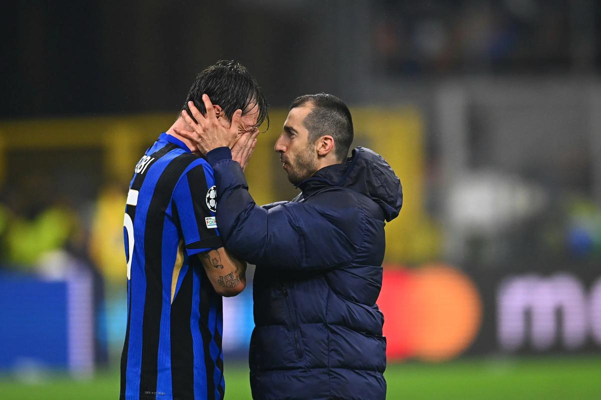 天空体育：曼联不愿轻易出售梅努，除非收到极具吸引力的报价（天空体育：除非有极具诱惑力的报价，曼联无意出售梅努）