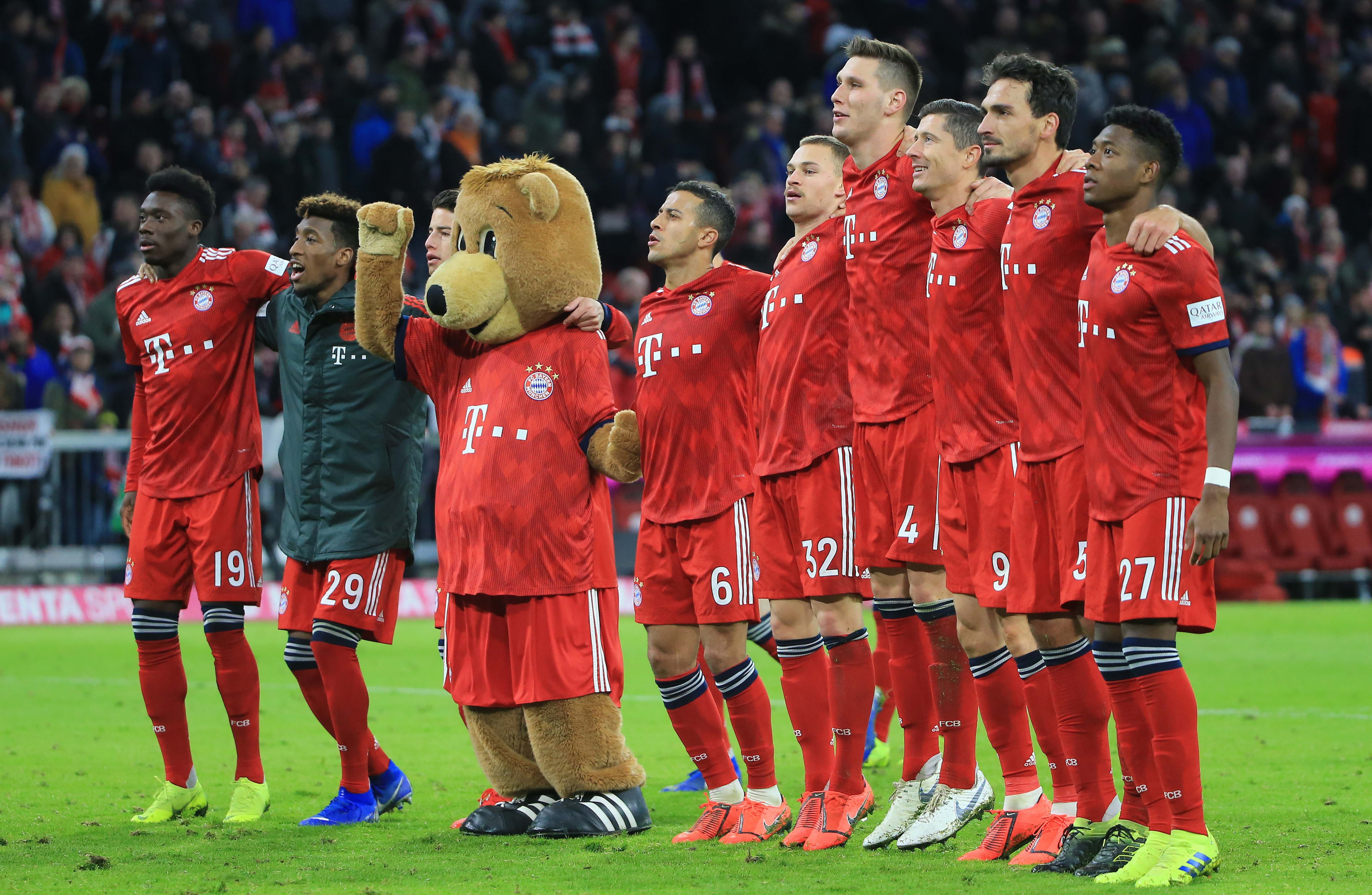 今晚会上吗？记者：姆巴佩赛前没和其他替补球员一起热身（今晚会出场吗？记者称姆巴佩赛前未与其他替补共同热身）