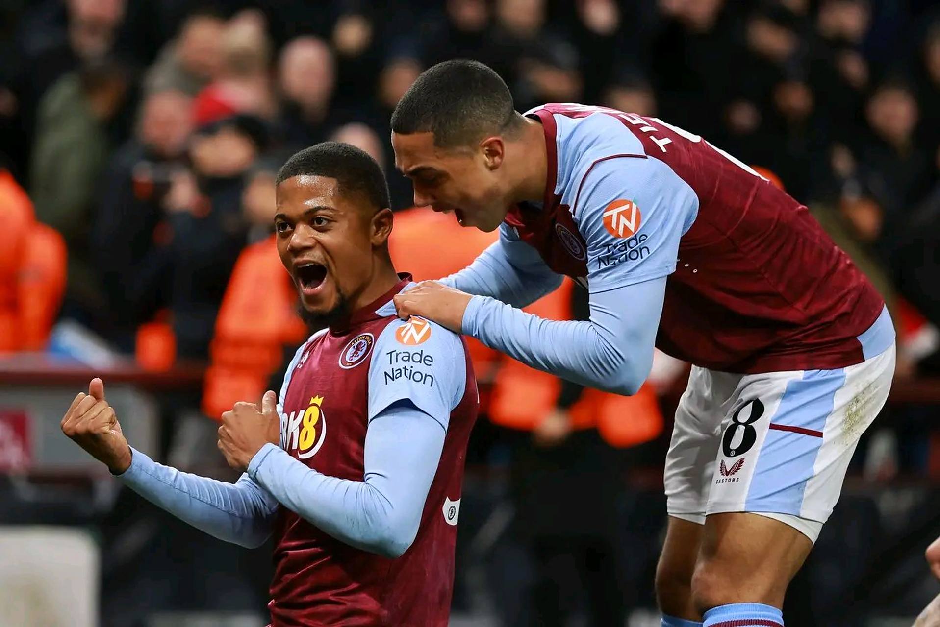 贡献两双表现！埃迪关键时刻盖帽＆进攻篮板帮助灰熊拿下比赛（埃迪砍下两双，关键大帽+前场篮板助灰熊取胜）