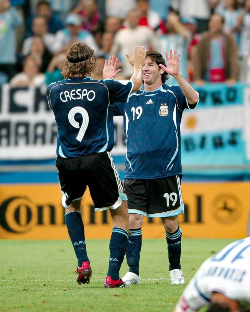 巧了，恰尔汗奥卢上次和这次罚丢点球都在意甲第12轮第74分钟（巧合再现：恰尔汗奥卢两次点球失手均在意甲第12轮第74分钟）