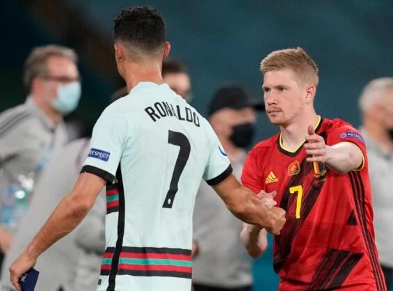 王曼昱横扫李恩惠，孙颖莎等人观摩学习，蒯曼混双横扫韩国组合