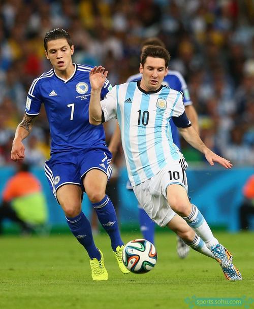 官方：捷克主力中后卫维蒂克因伤退出国家队（官方确认：捷克主力中卫维蒂克伤退国家队）