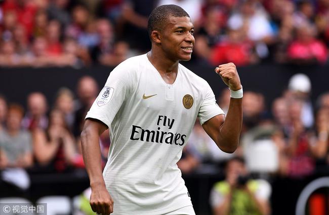 真任骏飞接班人！广东新星两战打服球迷 杜锋新赛季必重用（广东新星两战征服球迷，任骏飞接班人浮出水面，杜锋新季必重用）