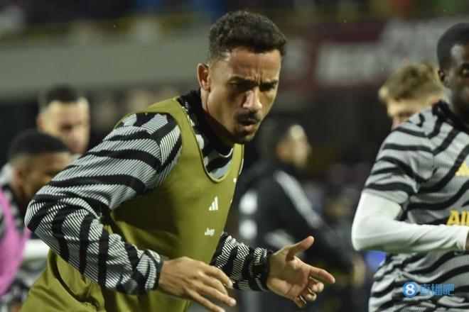 1-1战平，利物浦丢三分！英超积分榜：切尔西1-3惨败，阿森纳稳居榜首